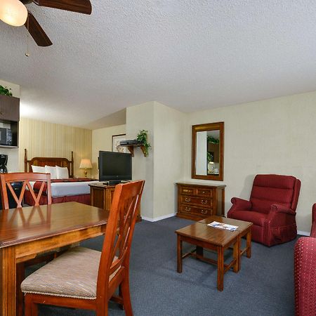 Americas Best Value Inn & Suites - Ланкастер Экстерьер фото