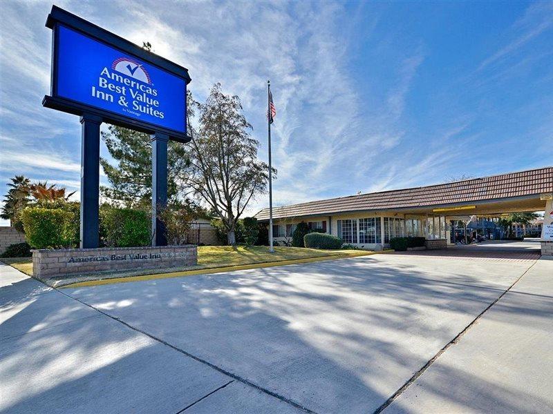 Americas Best Value Inn & Suites - Ланкастер Экстерьер фото