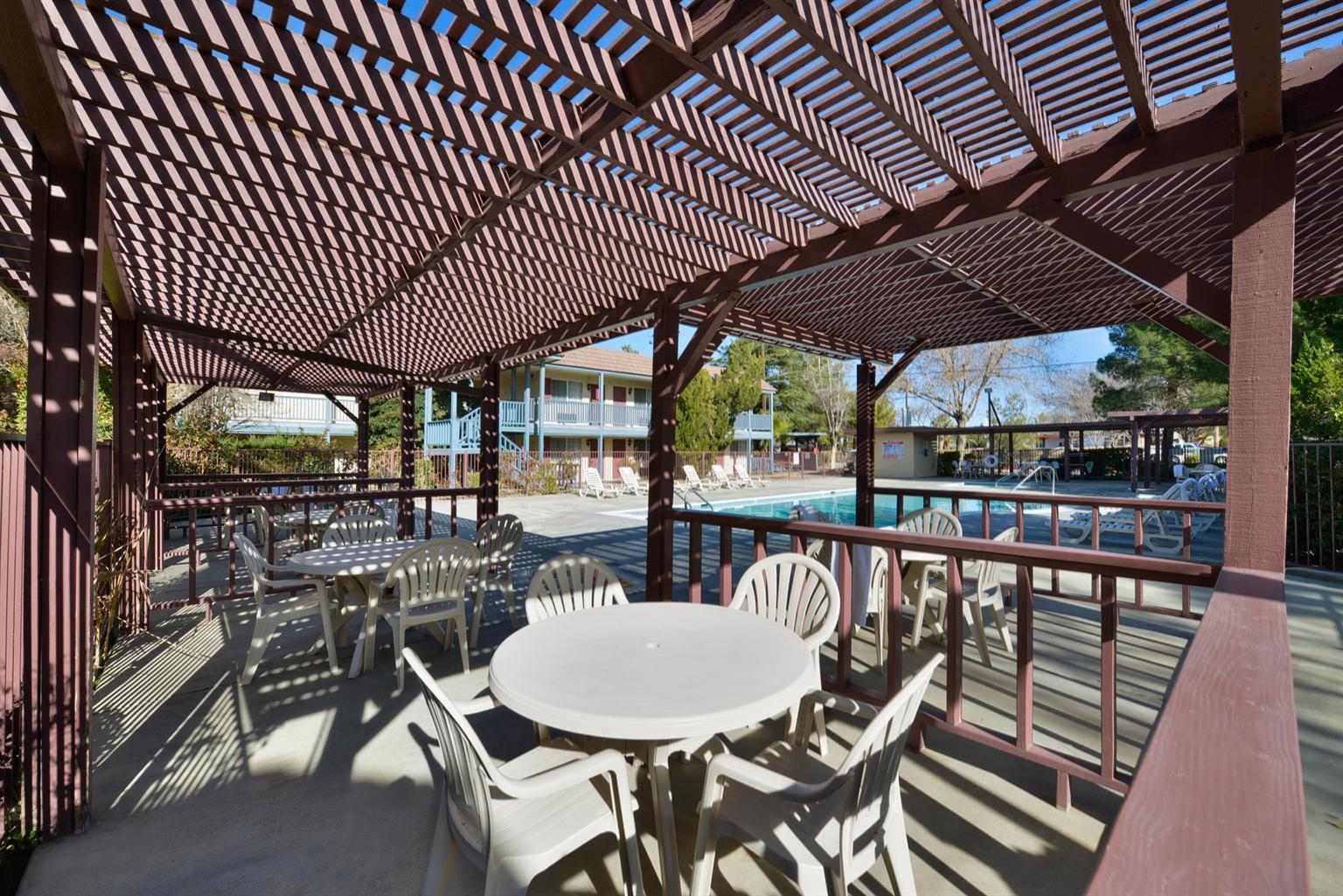 Americas Best Value Inn & Suites - Ланкастер Экстерьер фото