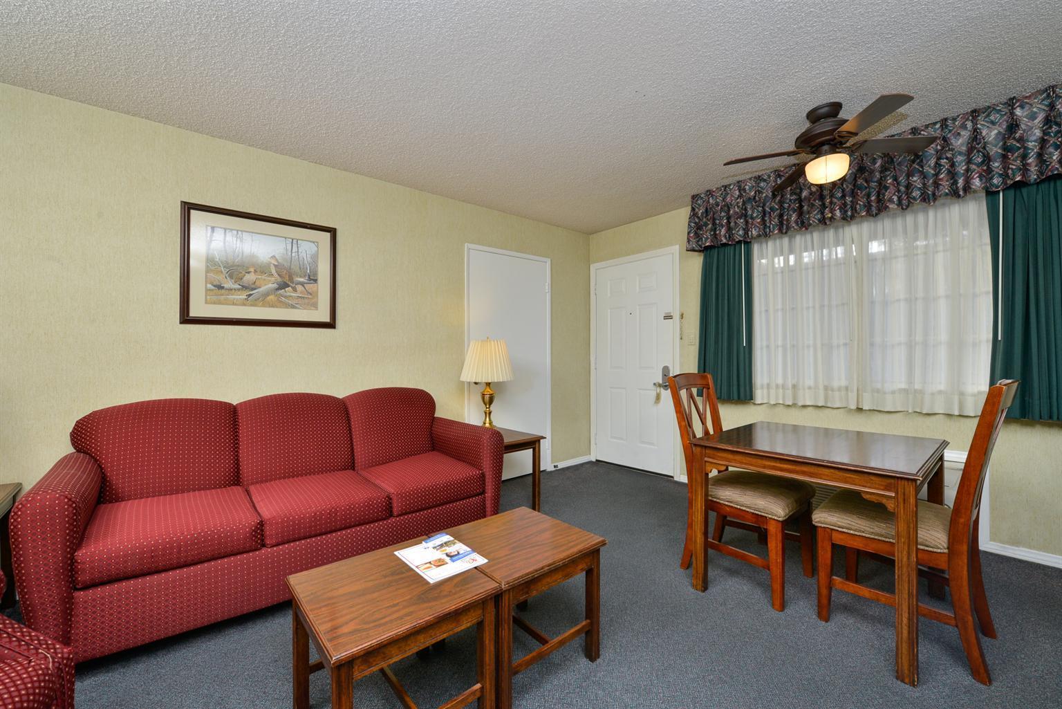Americas Best Value Inn & Suites - Ланкастер Экстерьер фото