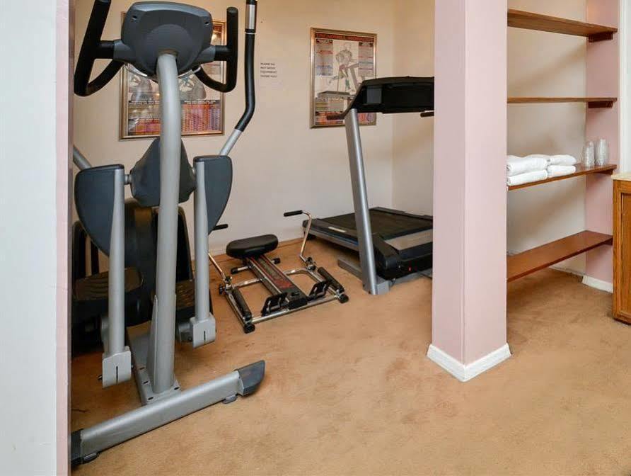 Americas Best Value Inn & Suites - Ланкастер Экстерьер фото